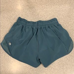 Lululemon Hotty Hot Short 2.5